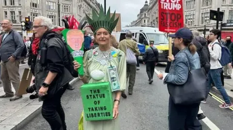 Thousands Activists Converge in Heart of London to Oppose Trump's Return Diplomatic Journey
