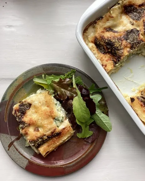 A Classic Dish for Layered Pasta with Summer Squash and Three Cheeses